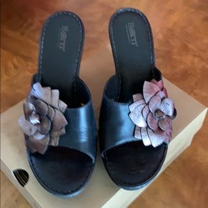Flower sandals